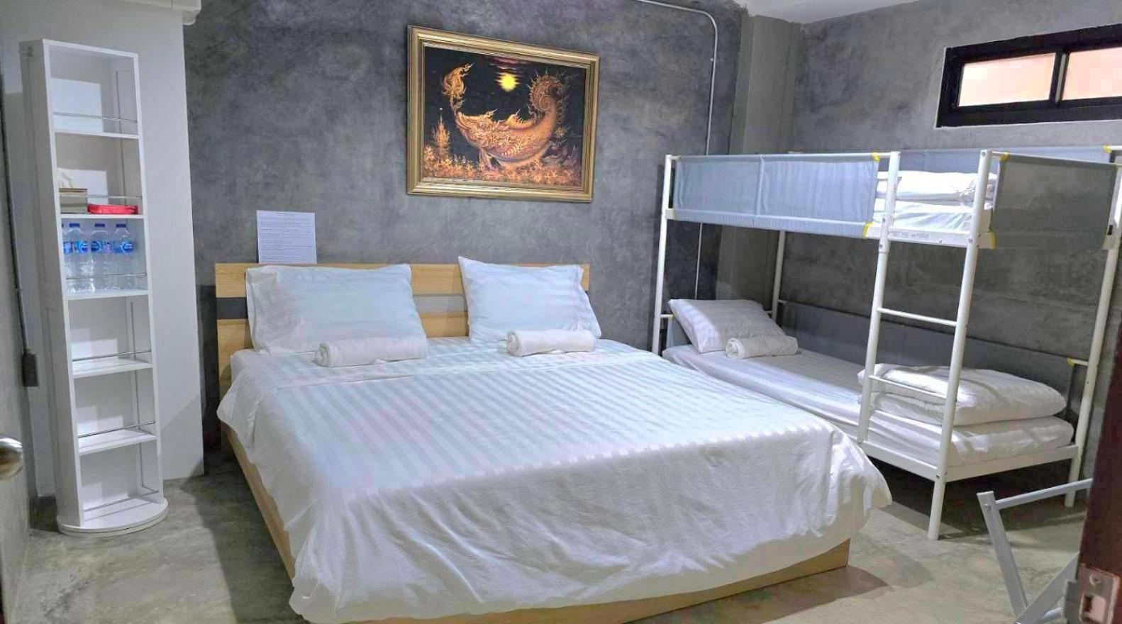 Captain Joe Cafe & Hostel Хуахін Екстер'єр фото